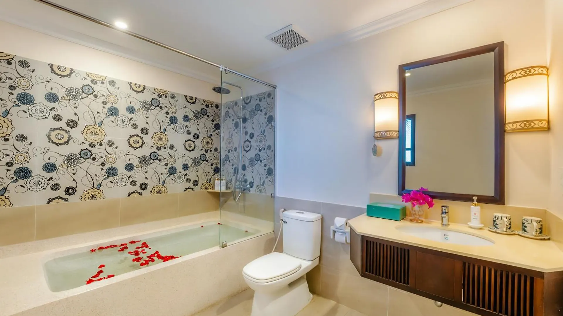 Lantana Riverside Hoi An Boutique Hotel & Spa